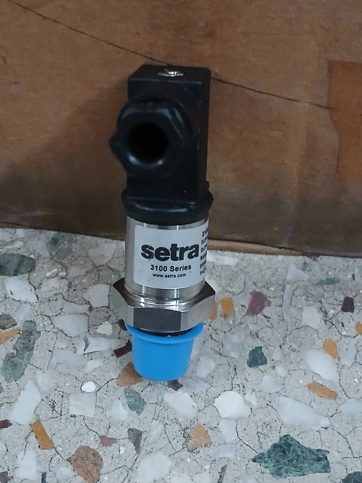 SETRA Pressure Transmitter Part No. 3100B0007G05BO2 Range 0 to 7 Bar